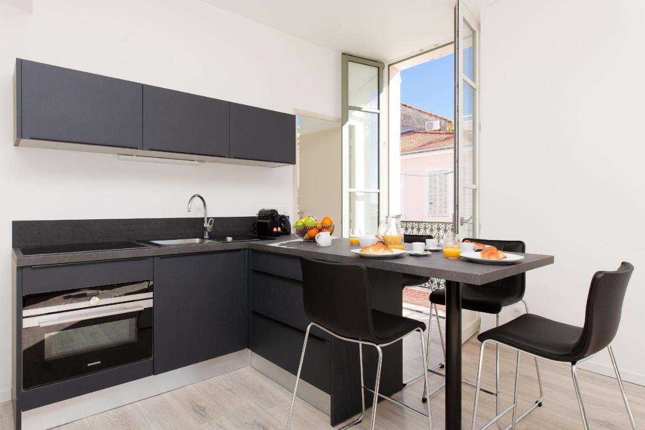 Anzur Yourhosthelper Cannes Esterno foto
